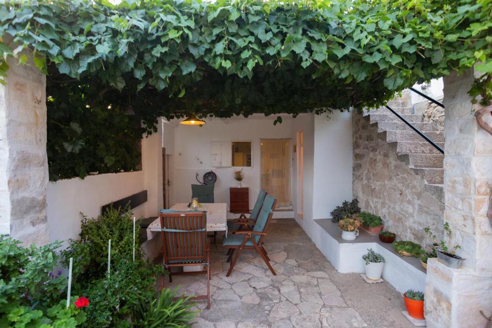 Holiday Home Burba คอมีชา ภายนอก รูปภาพ